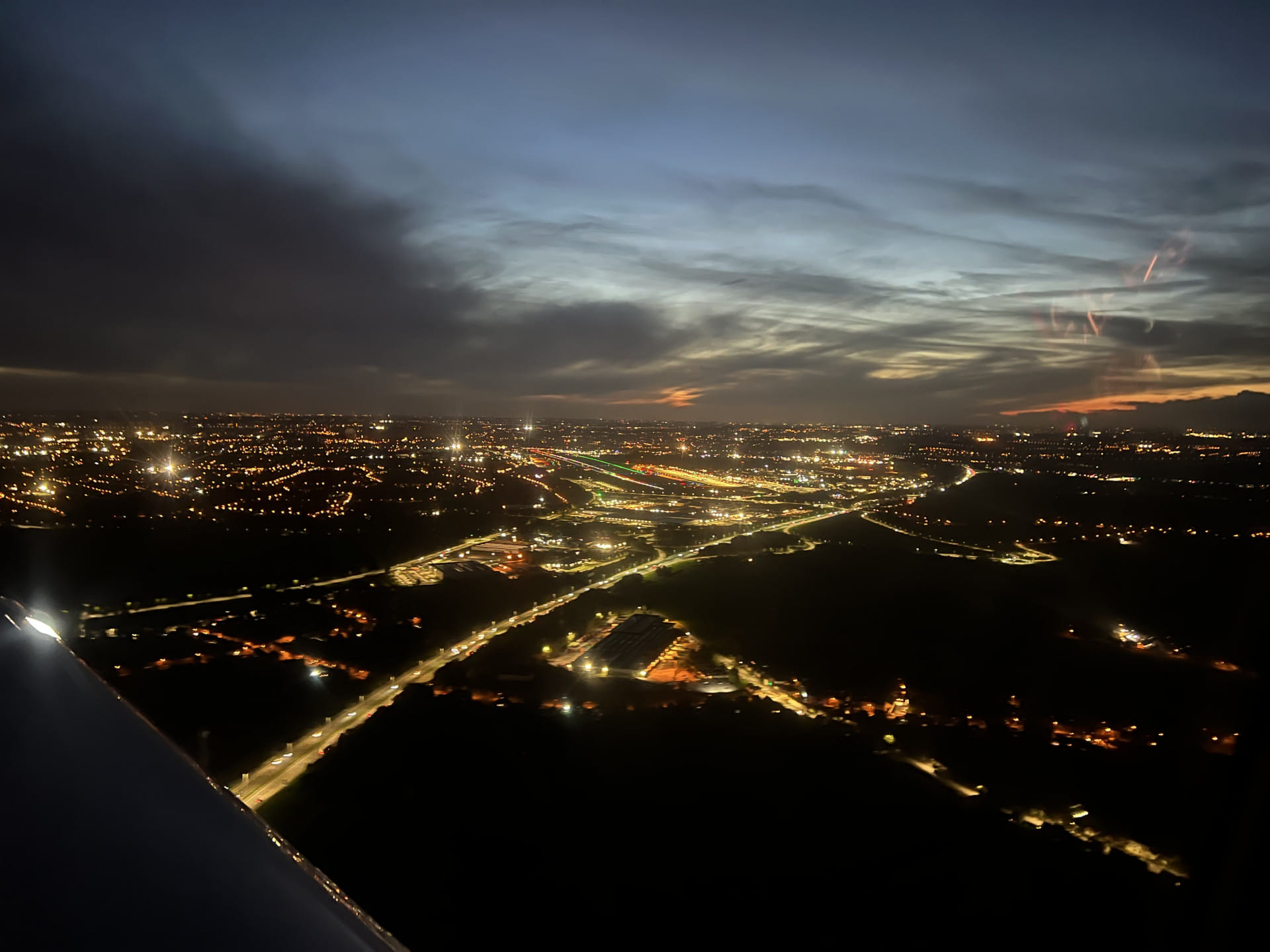 Vol au coucher du soleil ou de nuit / Sunset or night flight