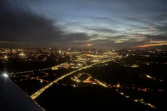 Vol au coucher du soleil ou de nuit / Sunset or night flight