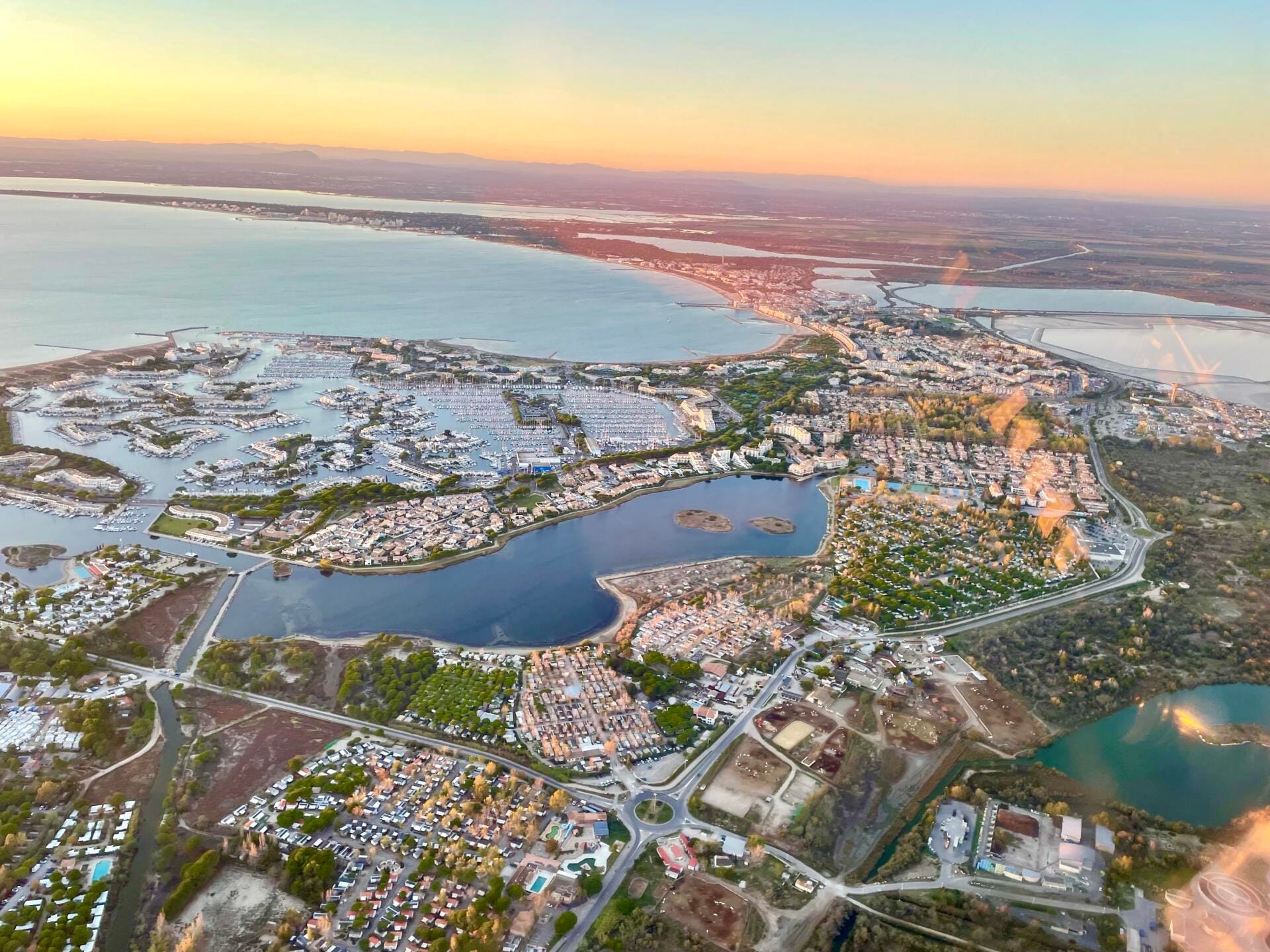 Magie de la Camargue : des salins roses à la côte sauvage
