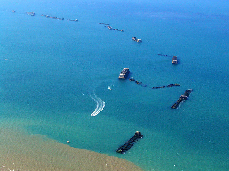 Survol des plages du débarquement 🌊