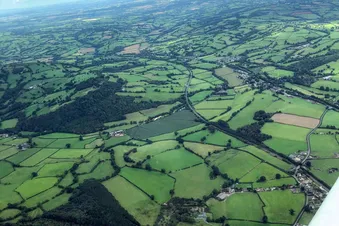 Fly to Shobdon for lunch and return