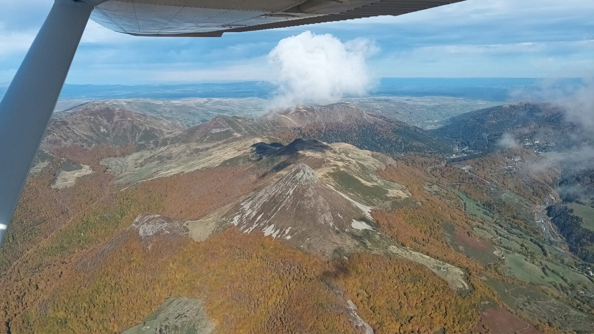 Vol Chateauneuf sur Cher-Aurillac, Monts du Cantal Puy-Mary