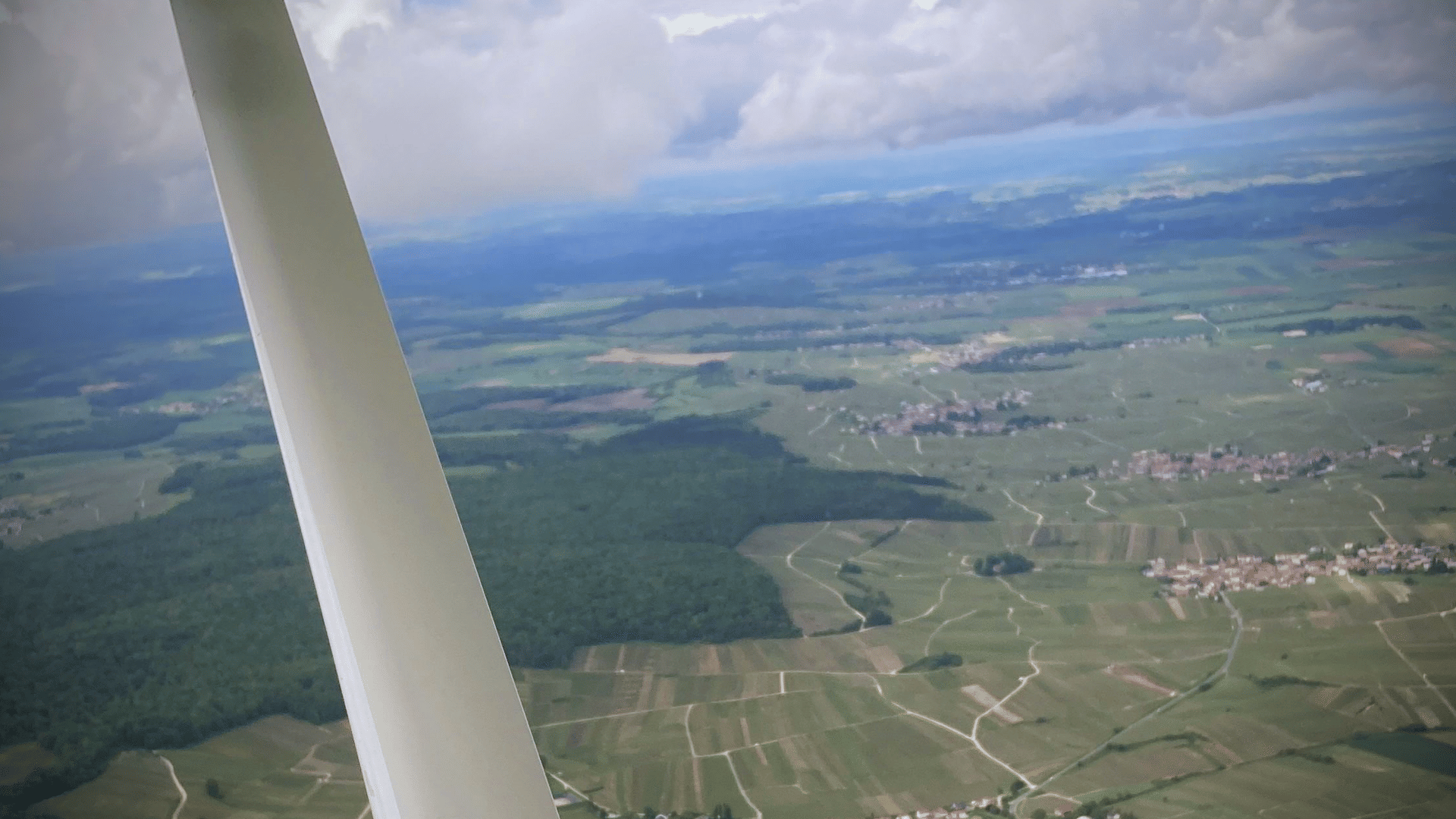 Au-dessus de la Marne et (du) champagne ! (mai 2024)