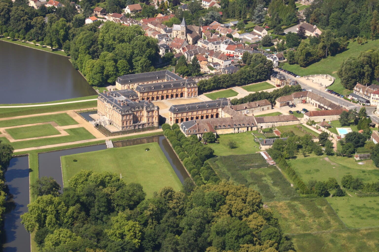 Chateau de Dampierre
