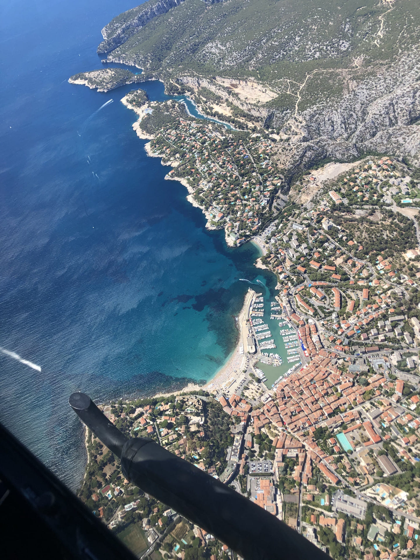 Littoral de la ciotat à carry le rouet en hélicoptère