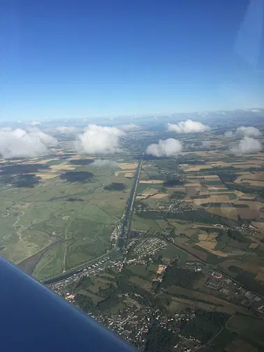 Balade aérienne et vue magnifique du château de Chantilly