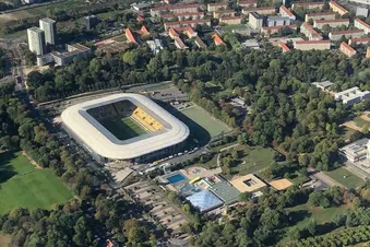 Dynamostadion🖤💛