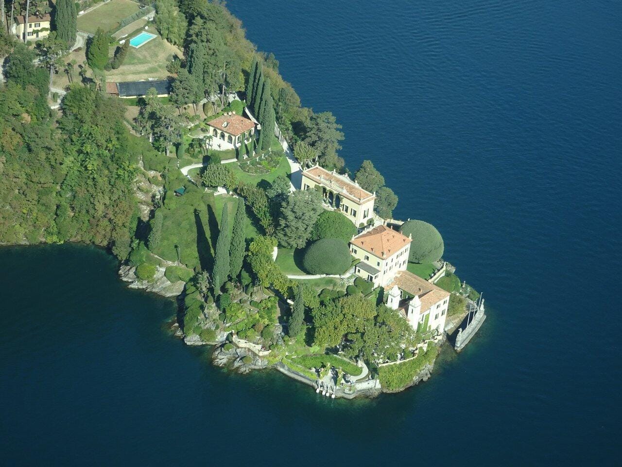 Discover the wonders of Lake Como by Seaplane