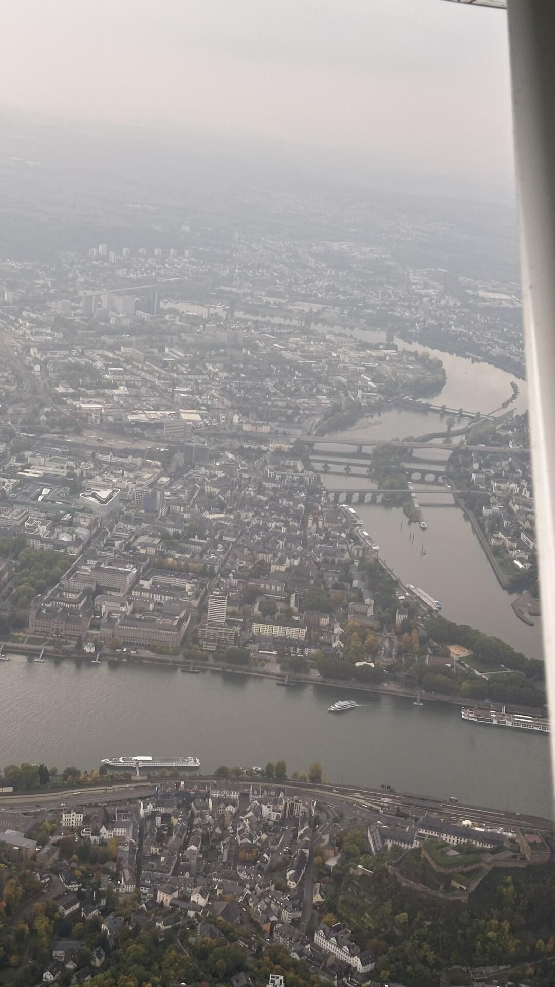 Siegerlandflughafen, Rundflug über Koblenz