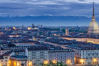 Tages- oder Wochendausflug über die Alpen nach Turin