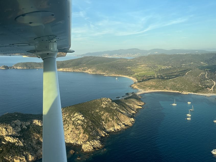 Sunset over Saint-Tropez 🌅🛩️