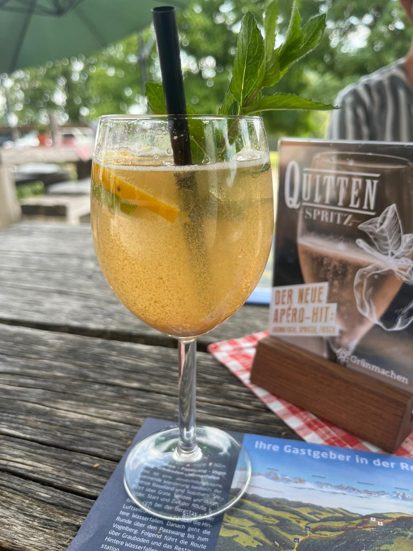 Kleiner Jura-Flug mit Aufenthalt am Bergrestaurant
