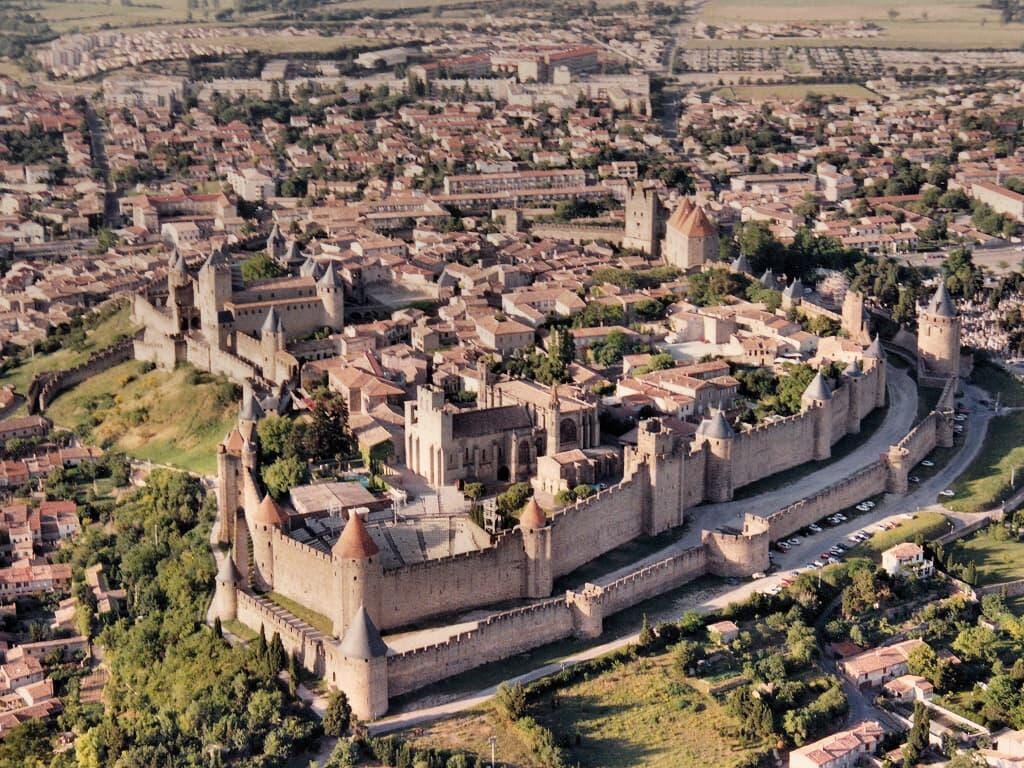 Du Lac de la Ganguise à la Cité de Carcassonne