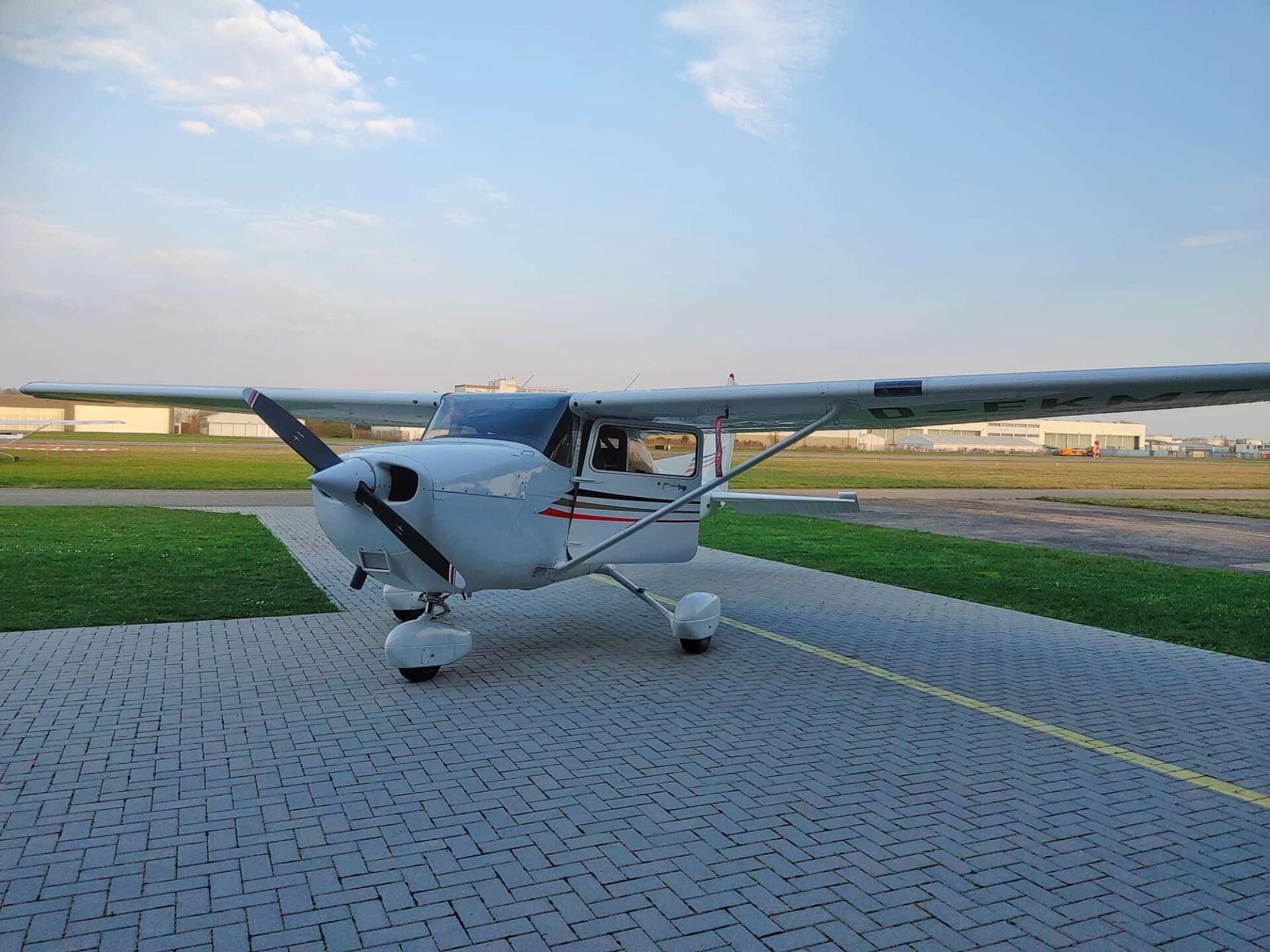 Cessna 172 R