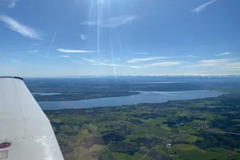 Flug in die Alpen beim Ammersee