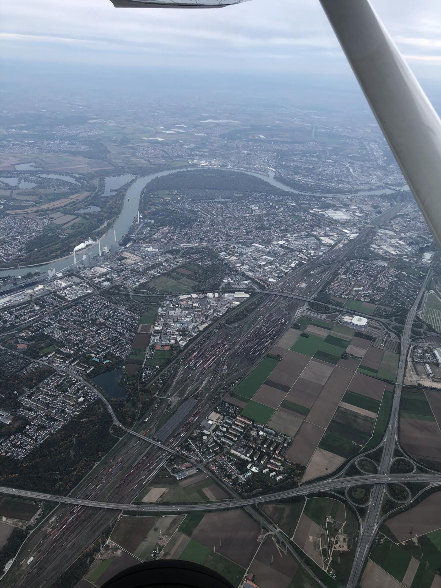 Quick Sky Tour Over Frankfurt & the Rhine
