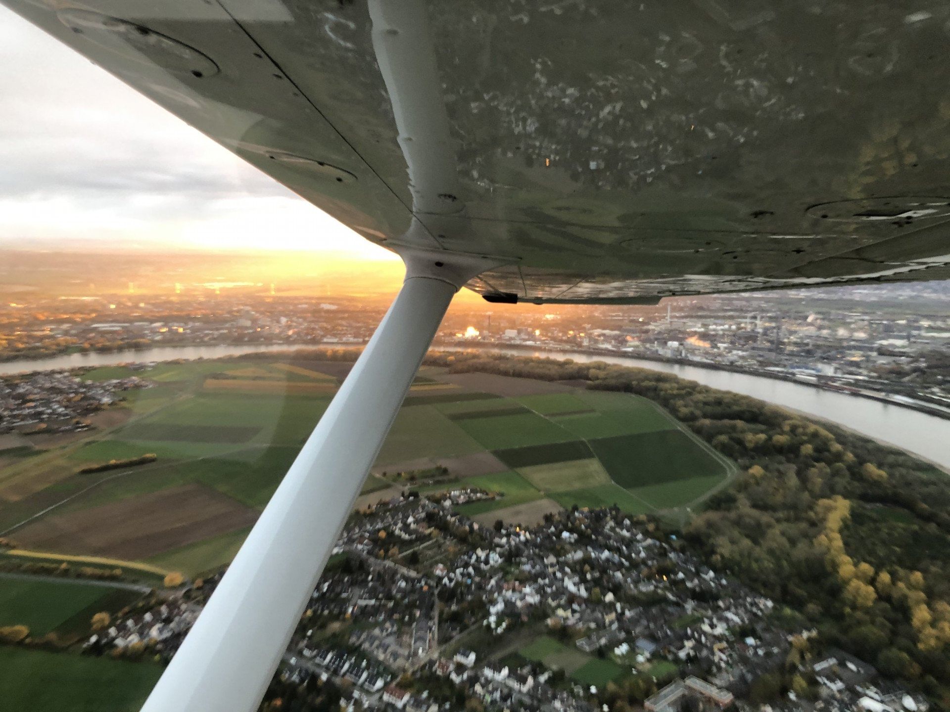 Wunderschöner Rundflug über Köln und Bonn