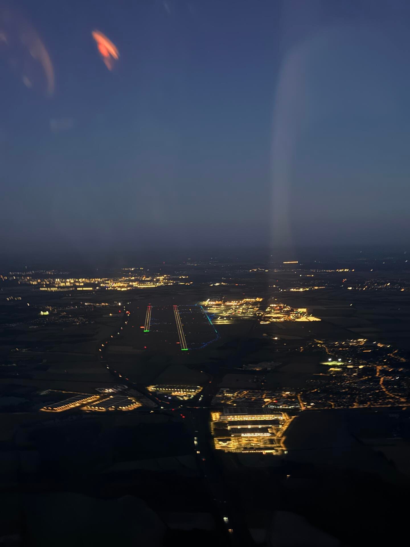 Balade aérienne de nuit au dessus de Lyon