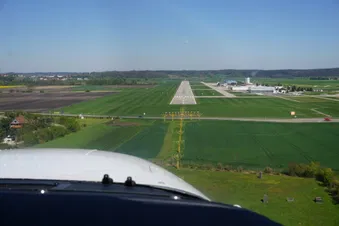 Frei bestimmbarer, einstündiger Rundflug ab Augsburg (PA 28)