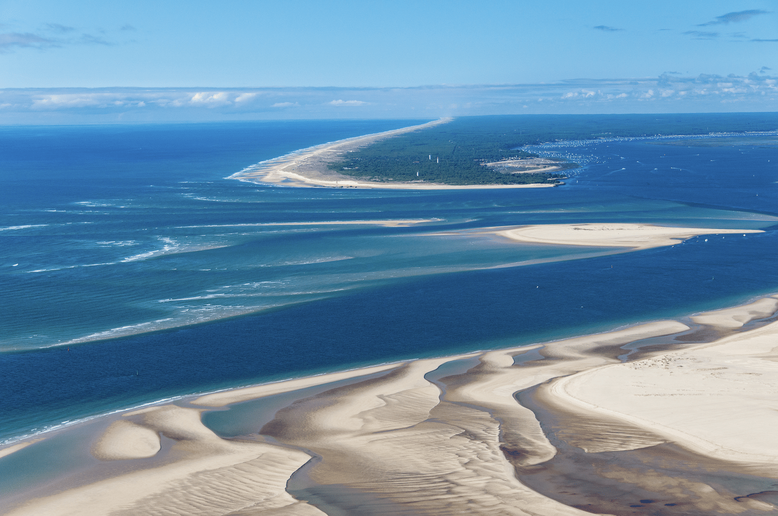 Le Bassin d'Arcachon et la côte vus du ciel. Birds eye view.