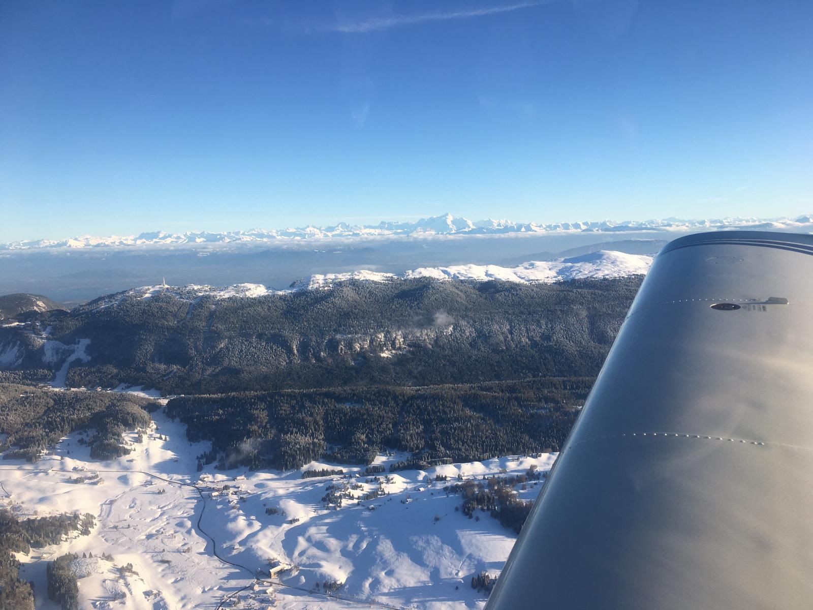 Survol du Haut Jura et du Lac du Vouglans