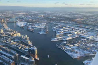 Rundflug über Hamburg, Elbe und Alster