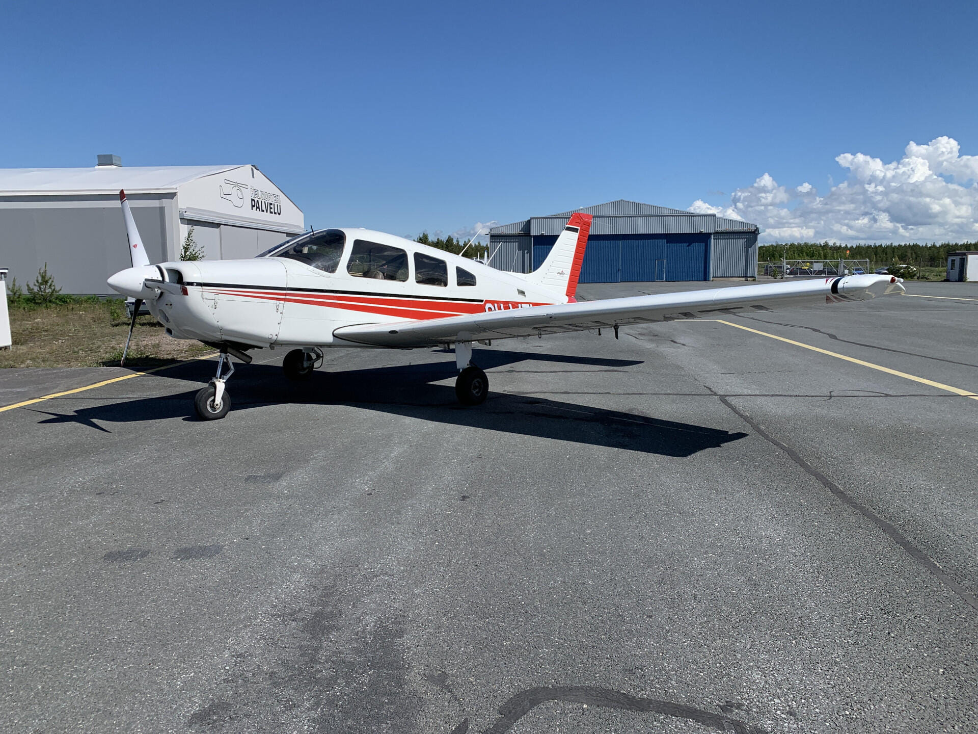 Piper Warrior III OH-WTL waiting to be refueled @EFOU