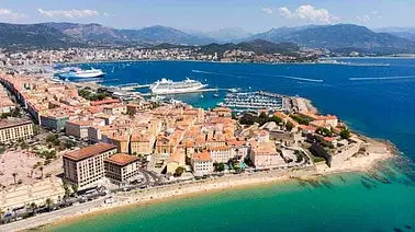 Vol aller-retour de Saint-Tropez à Ajaccio