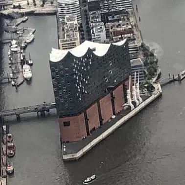Shoppen und RundFlug über Hamburg