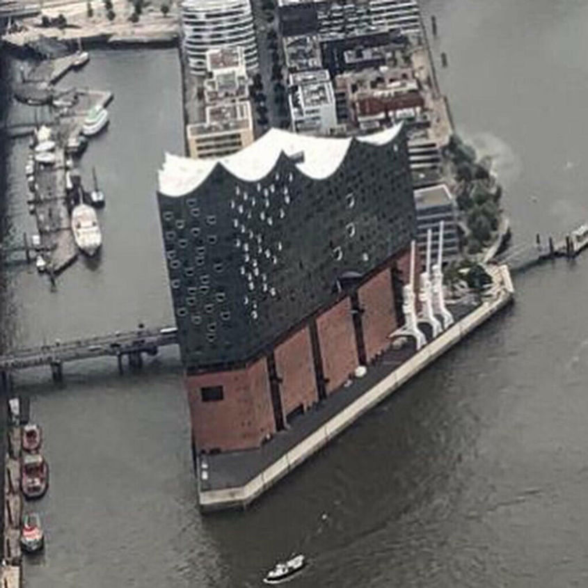 Shoppen und RundFlug über Hamburg