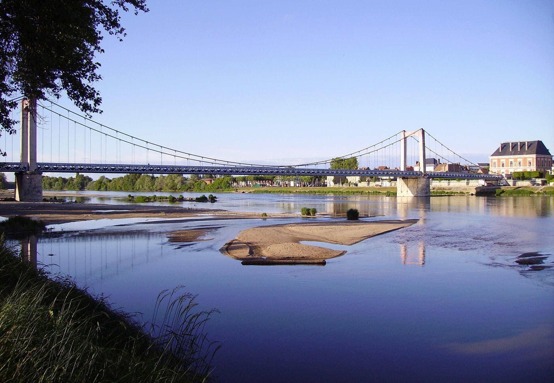 Balade aérienne le long de la Loire jusqu'à Cosne-sur-Loire