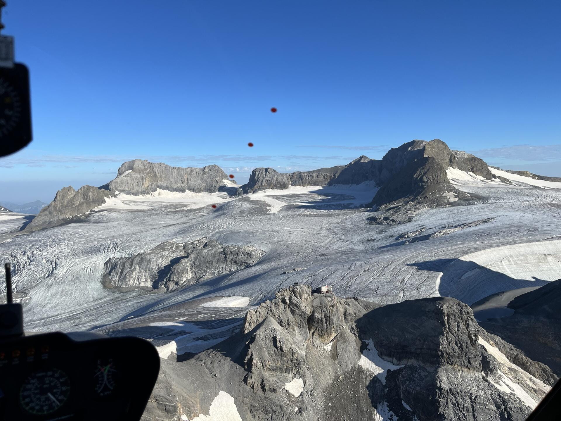 Helicopter Landing on a glacier at 10'000feet - 3000m
