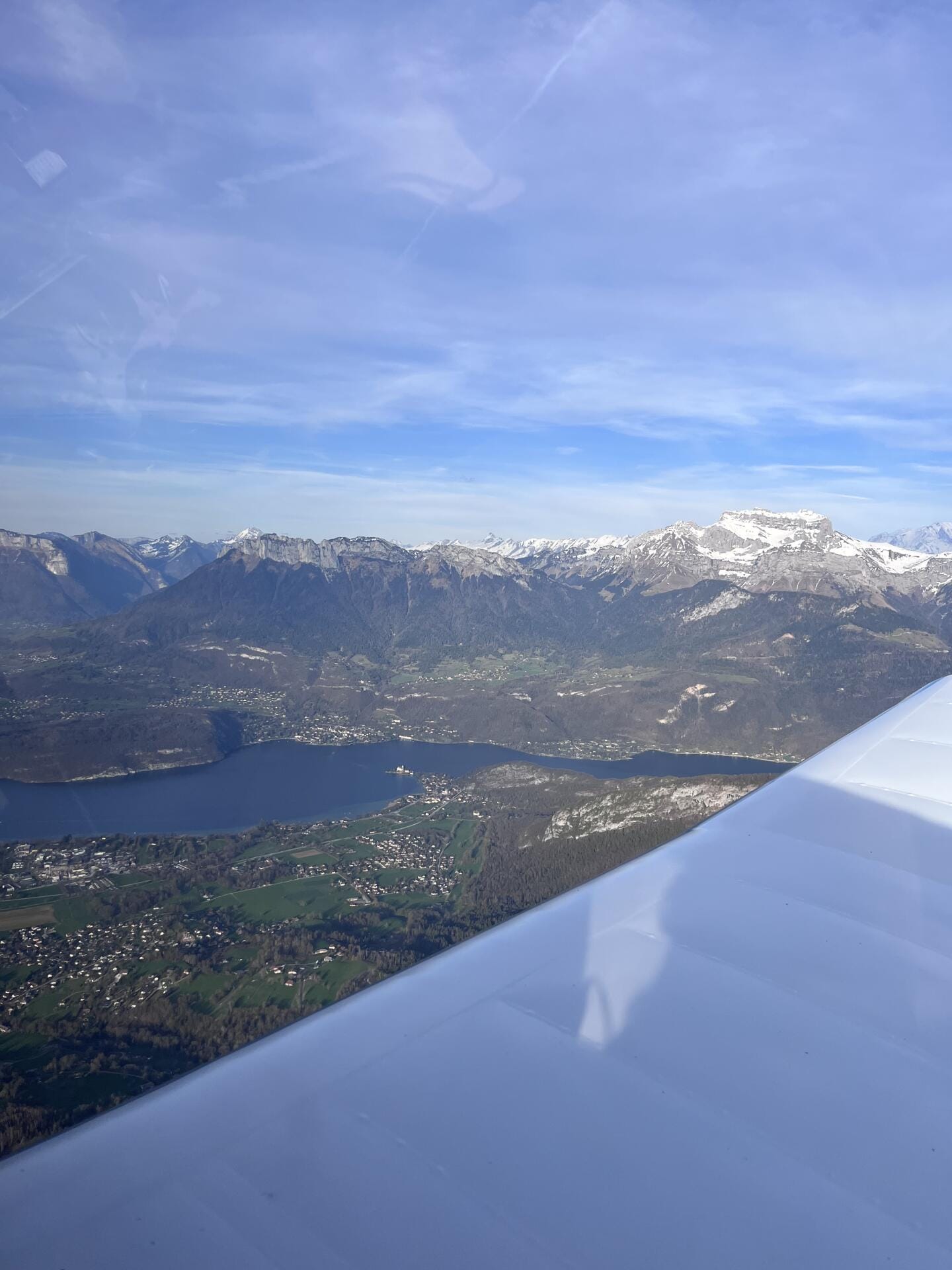 Balade au-dessus des lacs et montagnes Savoyards !