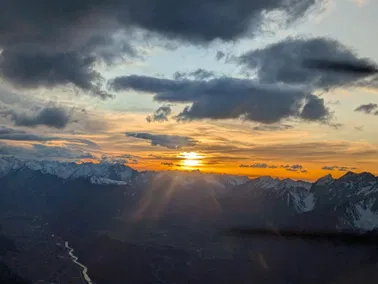 Nachtflug durch die Alpen | Night Flight through the Alps