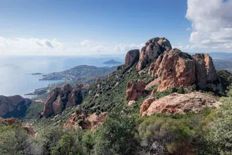 Le massif de l'Estérel en hélicoptère - Vol privé - R44