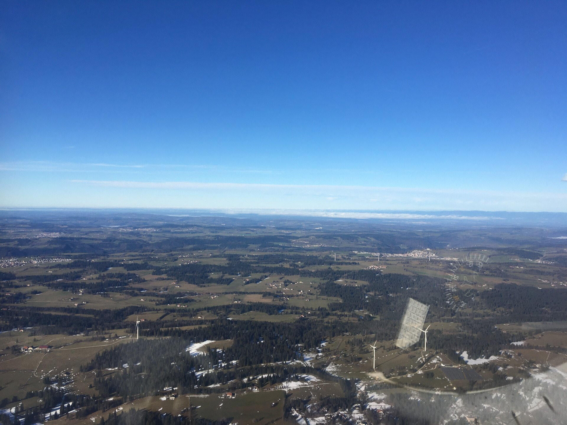 Survol du Jura suisse depuis Montbéliard