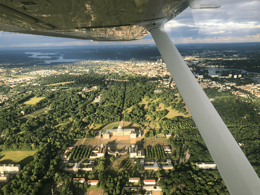 Sightseeing flight: Berlin City - Welcome aboard!