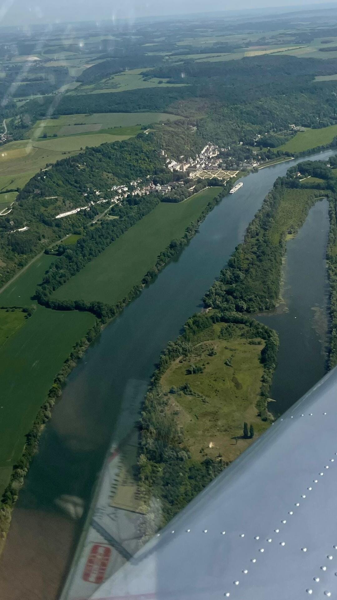 Boucles de Seine, falaises et la Roche Guyon en sentinelle..