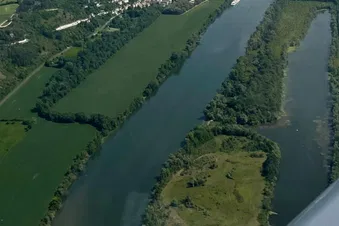 Boucles de Seine, falaises et la Roche Guyon en sentinelle..
