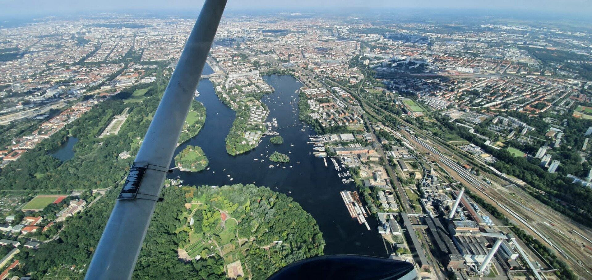 kurzfristig verfügbar - Rundflug mit der Cessna 172 (60min)