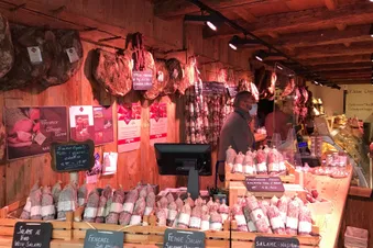 Reichliche lokale Köstlichkeiten