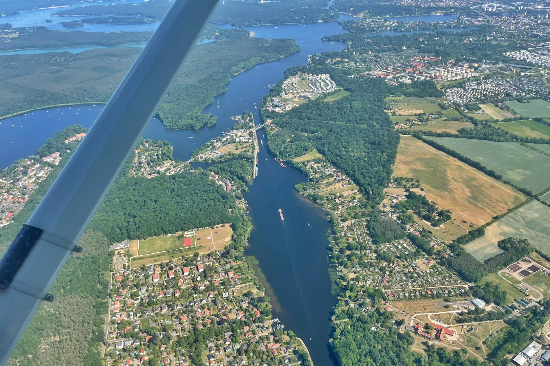 2-stündiger Rundflug über Brandenburg nach Wunsch (A210)