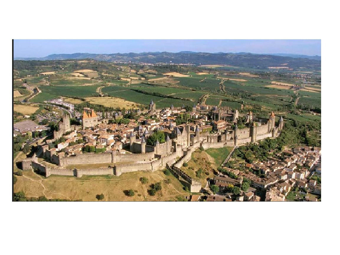 Survolez Carcassonne Château Monsegur Mont Valier