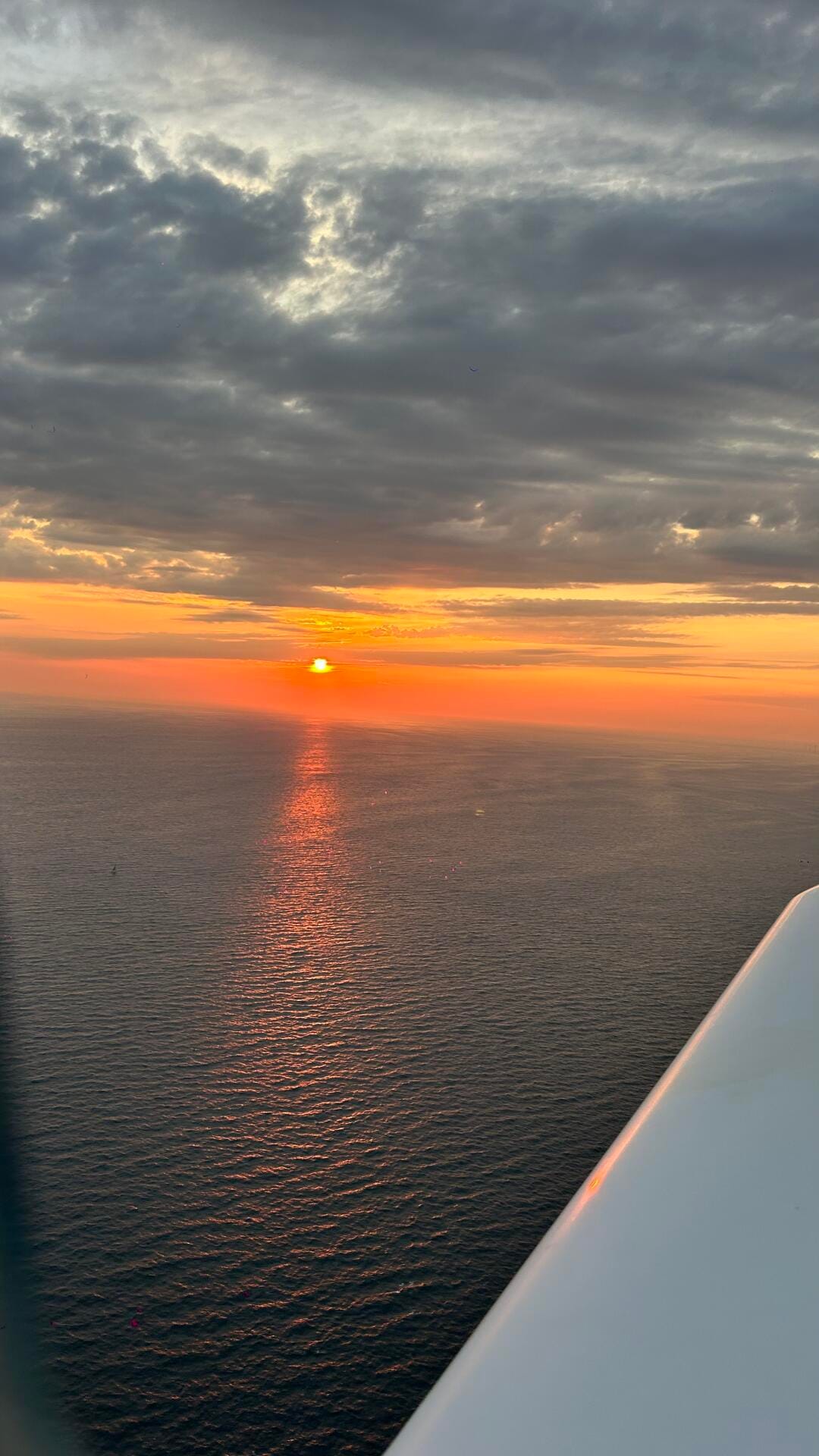 🌅 Survolez l’Île d’Yeu à l’heure dorée