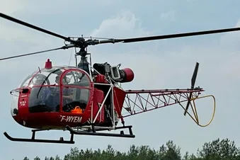 Survol du circuit automobile des 24h du Mans en hélico