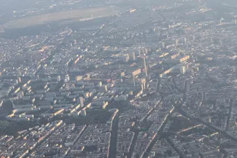 (Aus-)Flug nach Berlin o.ä.