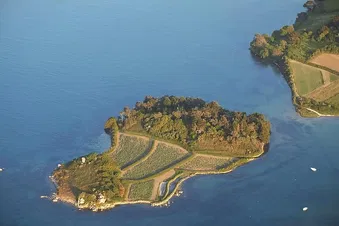 Du Beaujolais à la côte de Granit Rose ...