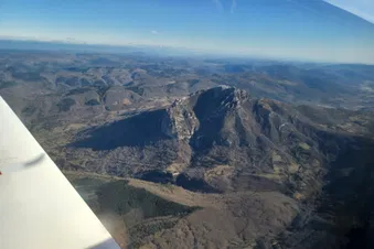 Découverte aérienne du pays Cathare et du piémont Pyrénéen