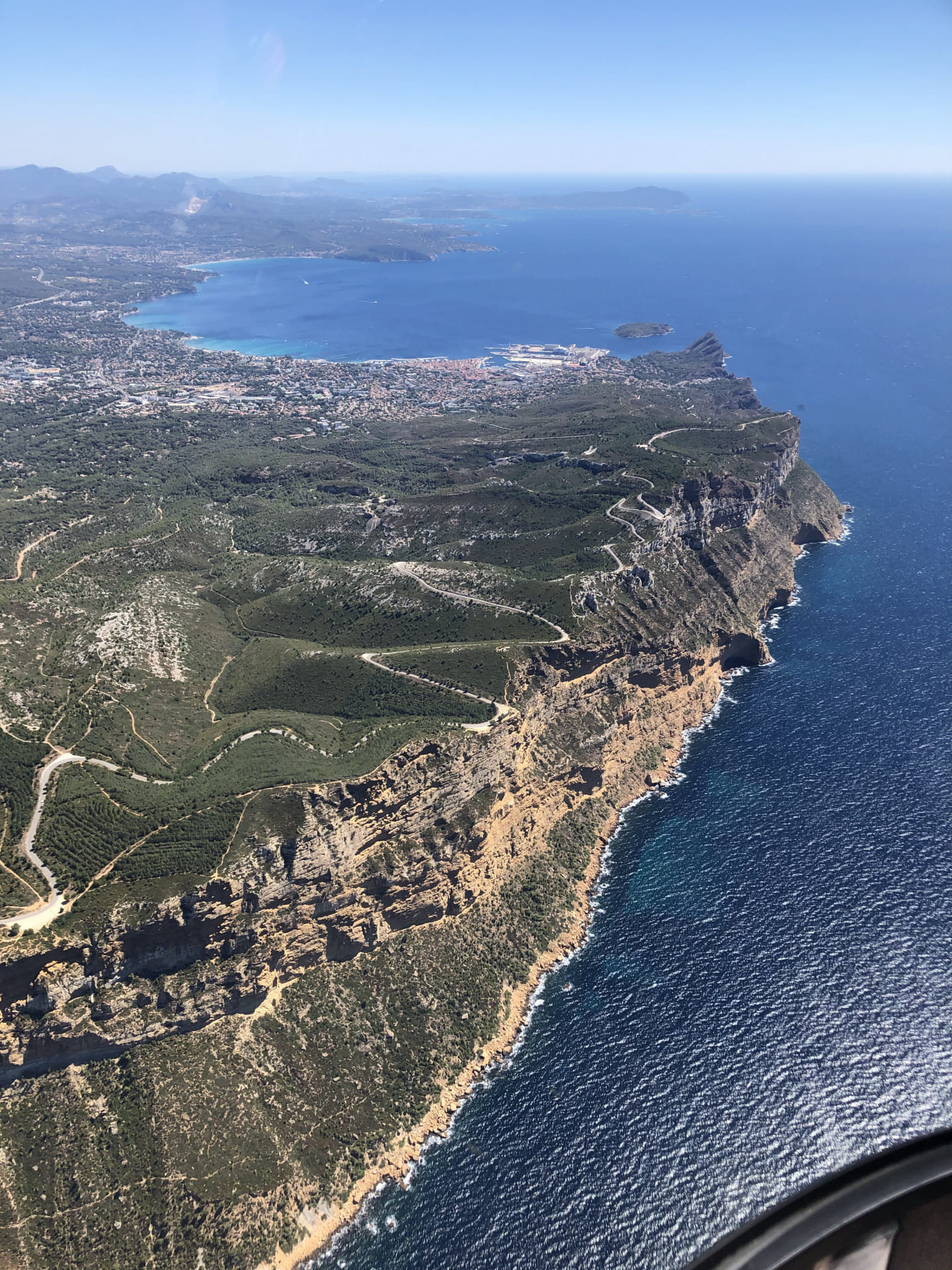 Littoral de la ciotat à carry le rouet en hélicoptère