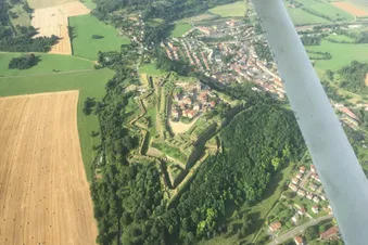 Découverte de la citadelle de Montmédy vue du ciel